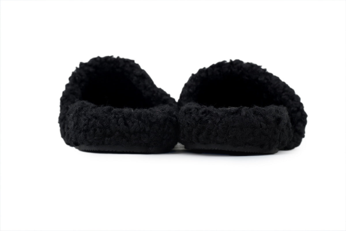 https://images.mrshopplus.com/495014464869398/DTB_proProduct/2025-09-30/balenciaga_furry_slide_black_coke_label_654747w2d011096_1CFBD5CF8C11E.jpg