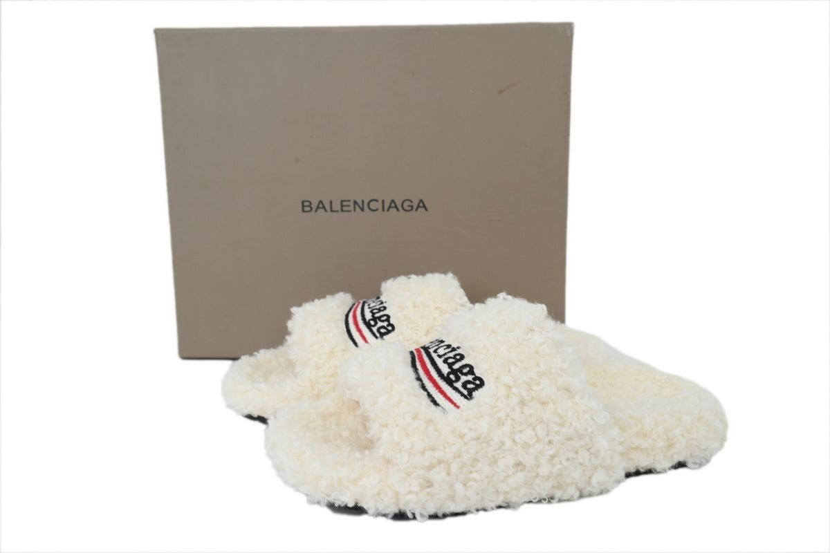 https://images.mrshopplus.com/495014464869398/DTB_proProduct/2025-09-30/balenciaga_furry_slide_white_coke_label_654261w2do19906_1CFBD7178D718.jpg